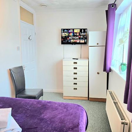 Gillings Villa -Perfect For Long & Short Stays Gillingham  Exterior foto