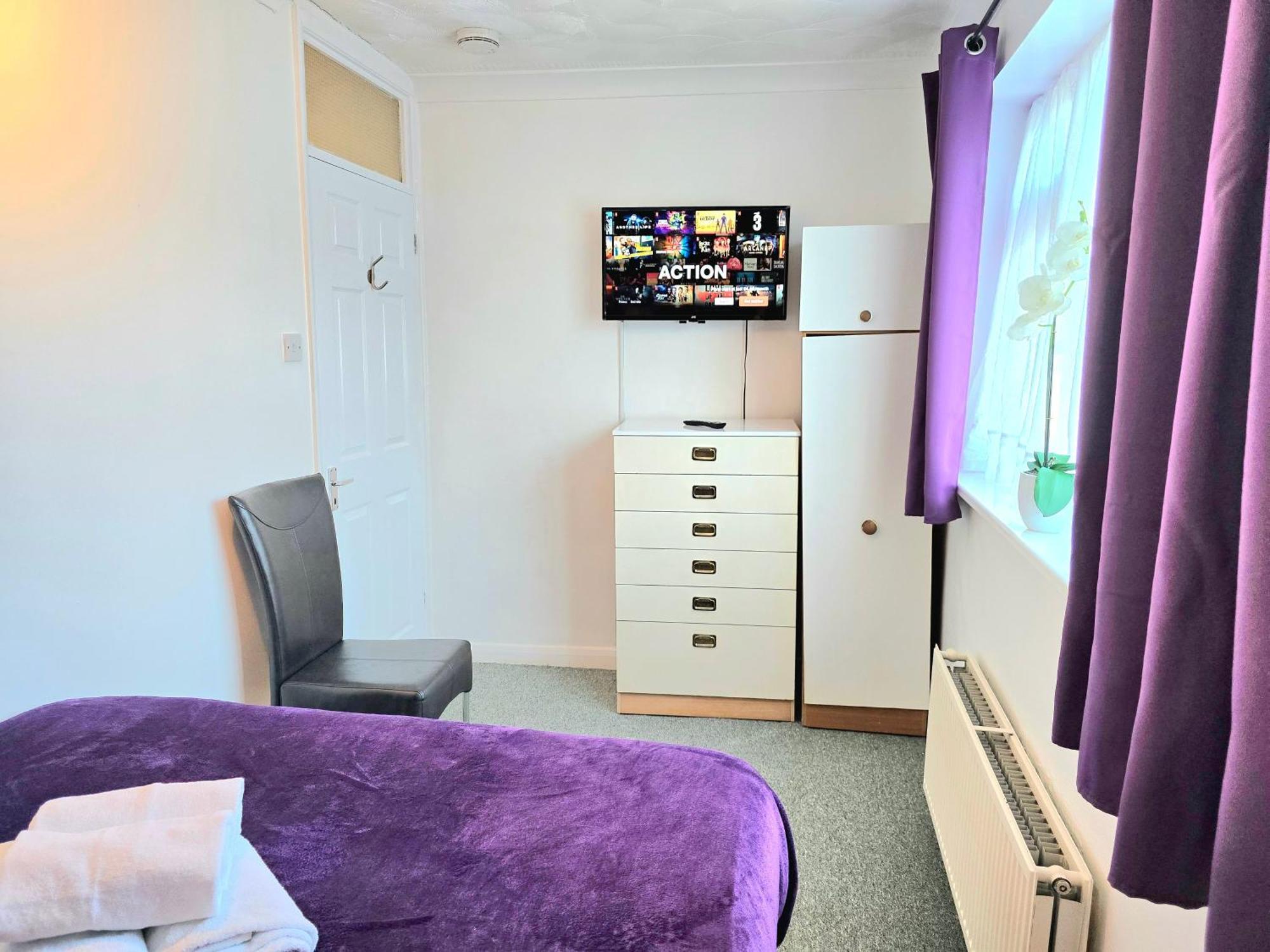 Gillings Villa -Perfect For Long & Short Stays Gillingham  Exterior foto